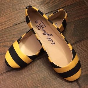Black & Yellow flats